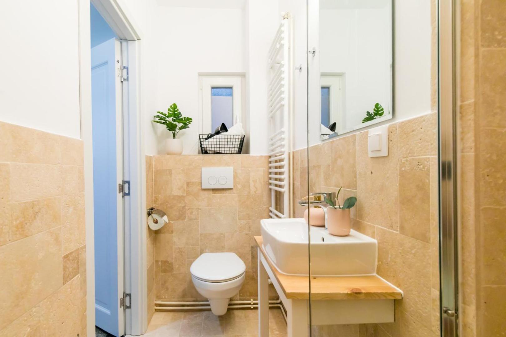 Heart Of The City - Cozy Apartments In Prime Location 부쿠레슈티 외부 사진