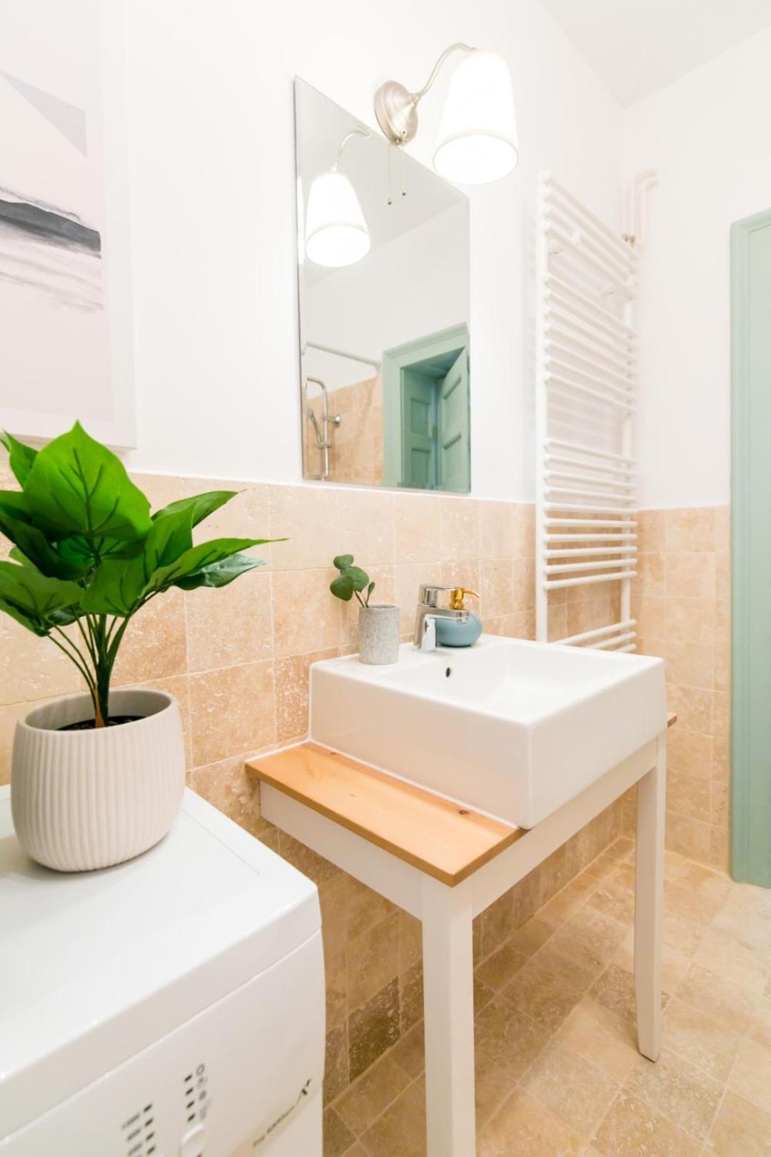 Heart Of The City - Cozy Apartments In Prime Location 부쿠레슈티 객실 사진